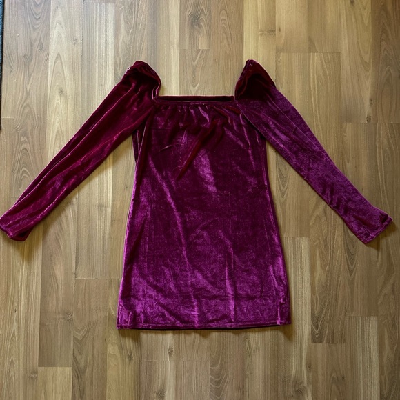 Burgundy Velvet dress size S/M - Picture 5 of 6